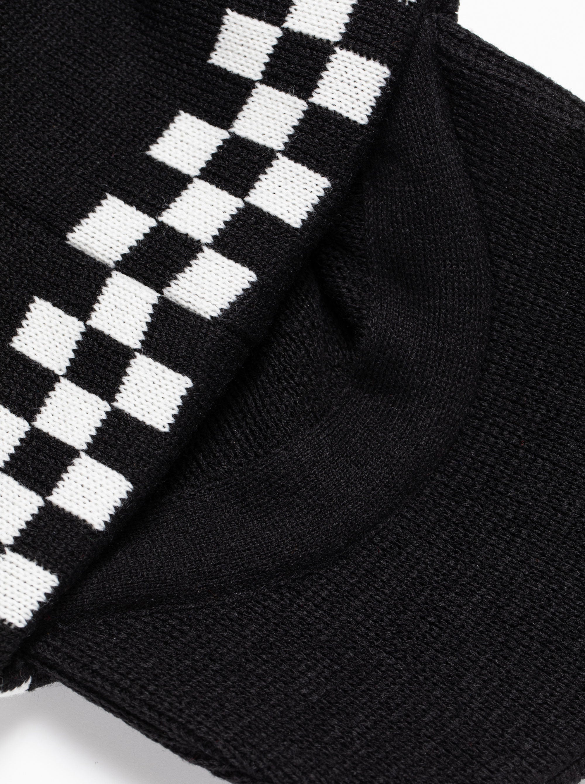 D Logo ツバ付きニットキャップ 763474805-BLACK