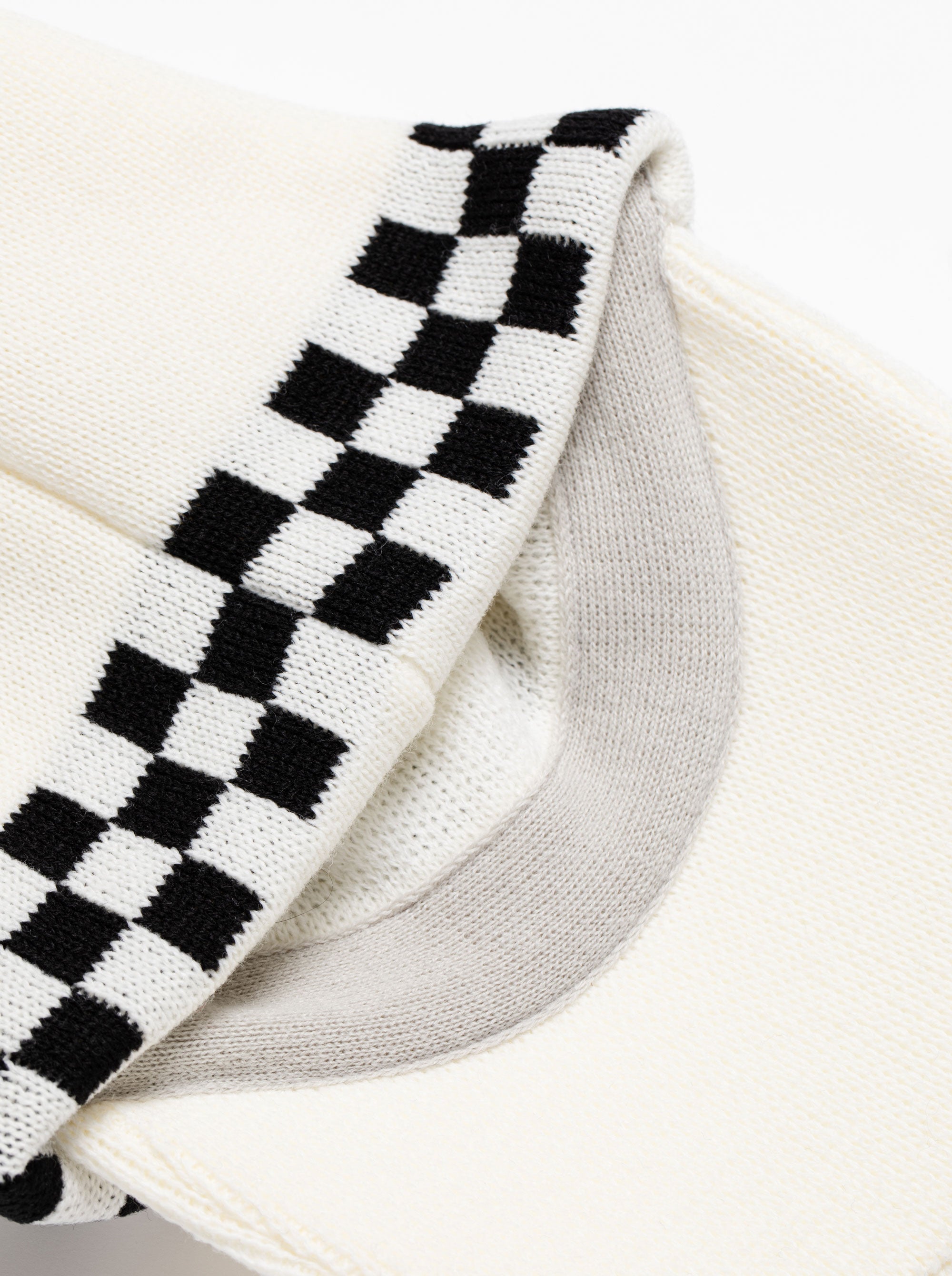 D Logo ツバ付きニットキャップ 763474805-WHITE