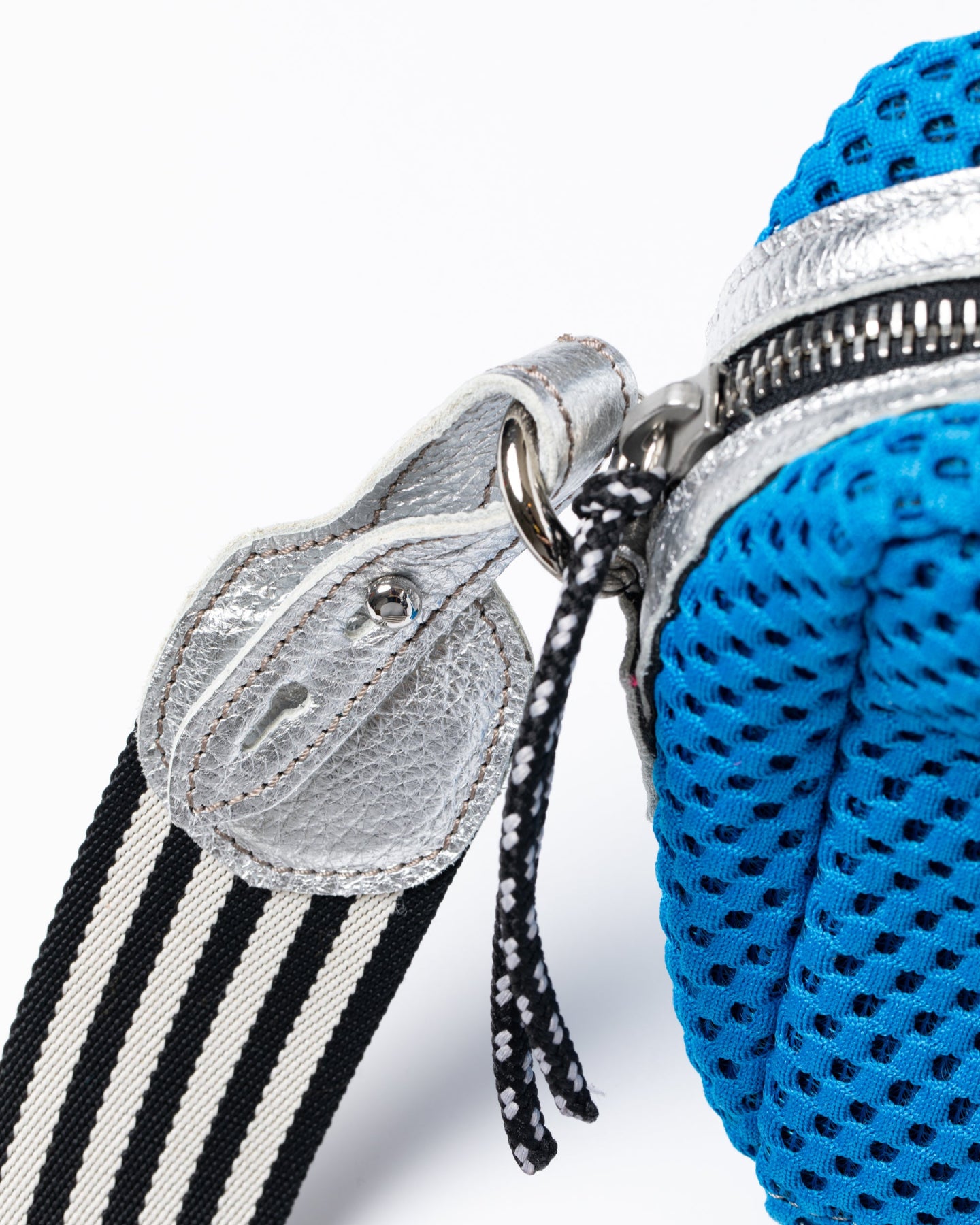 【DEVEREUX × MANIKOMIO】 Marty Mesh aviators kit bag 763572833 BLUE