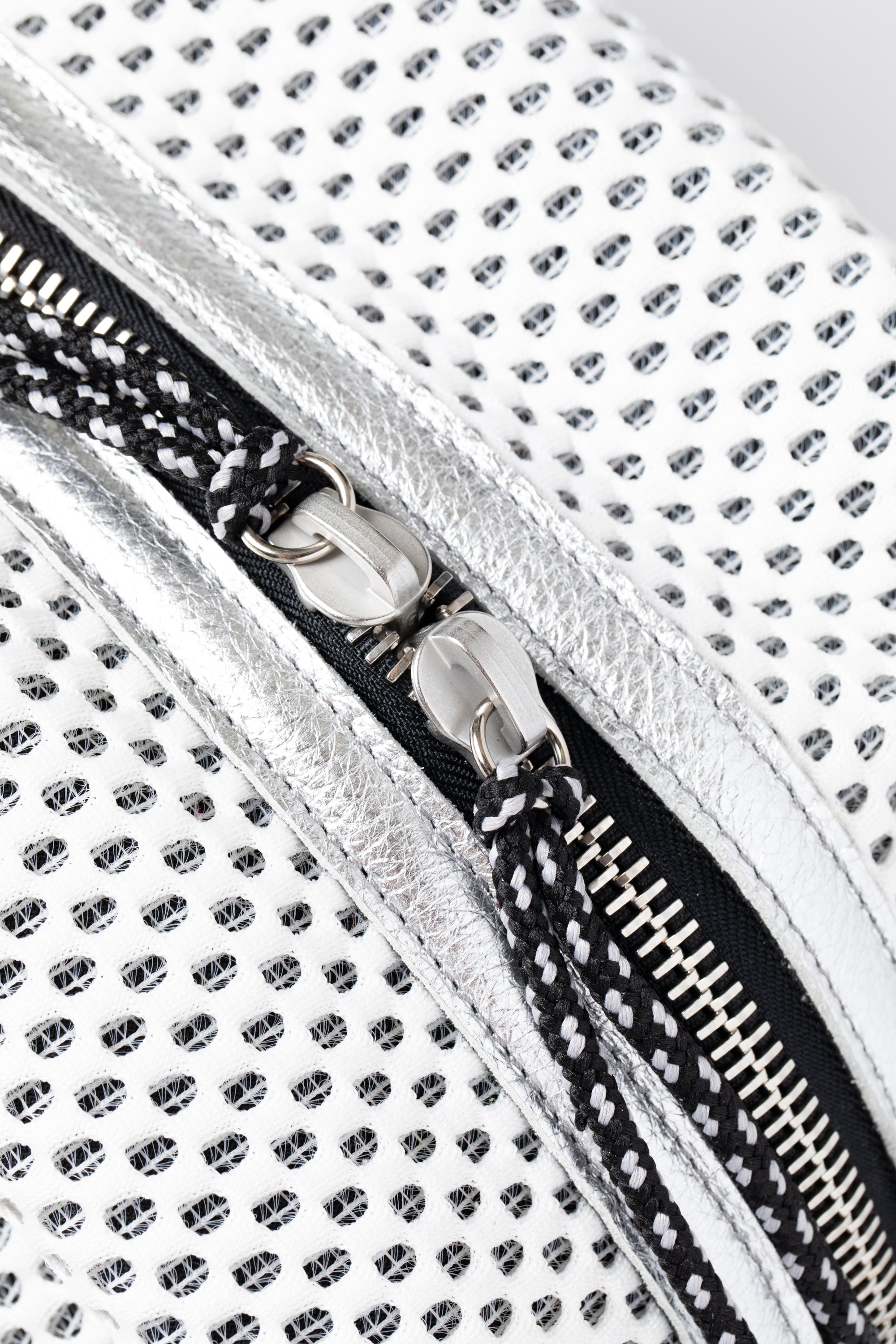 【DEVEREUX × MANIKOMIO】 38 Mesh aviators kit bag 763572832 WHITE