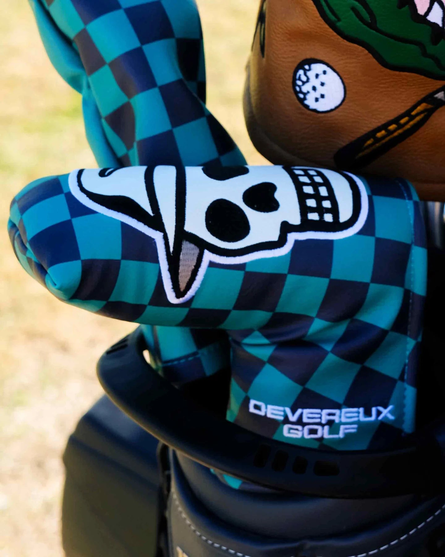 Checker 24 Blade Putter Cover 763434837-BLUE/GREEN