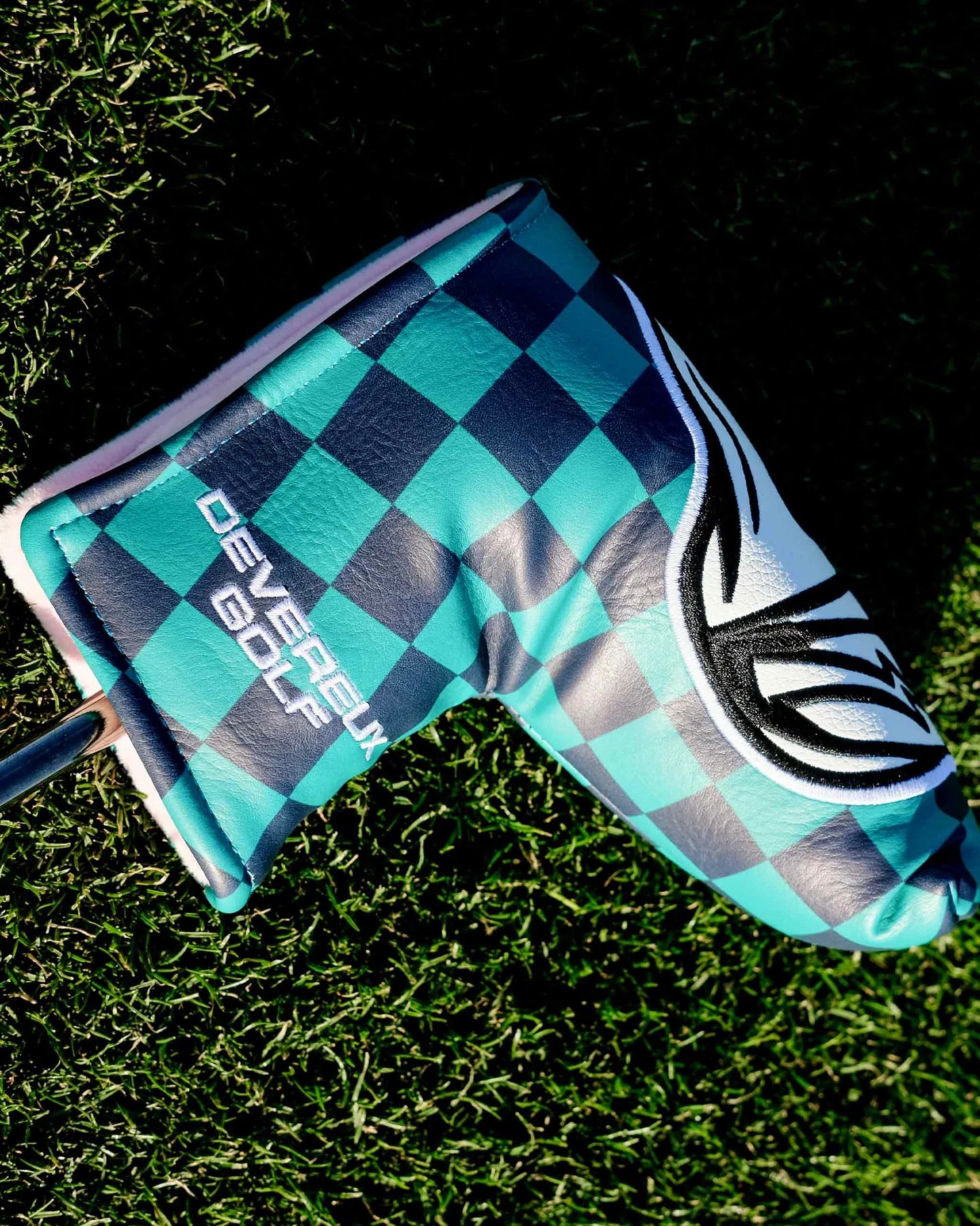 Checker 24 Blade Putter Cover 763434837-BLUE/GREEN