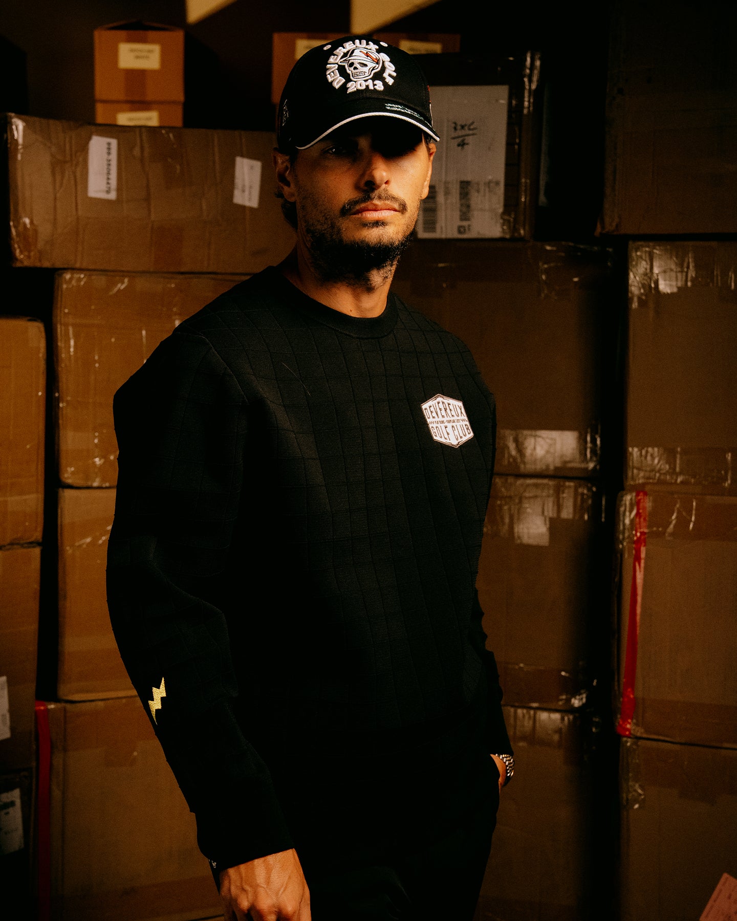 ショッカースカルミラノリブアイレットクルーニット 075754703-BLACK