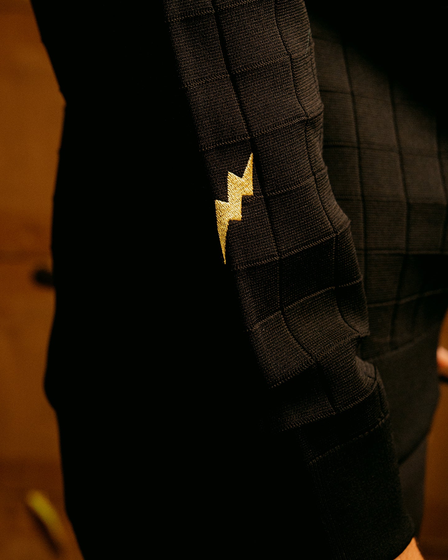 ショッカースカルミラノリブアイレットクルーニット 075754703-BLACK