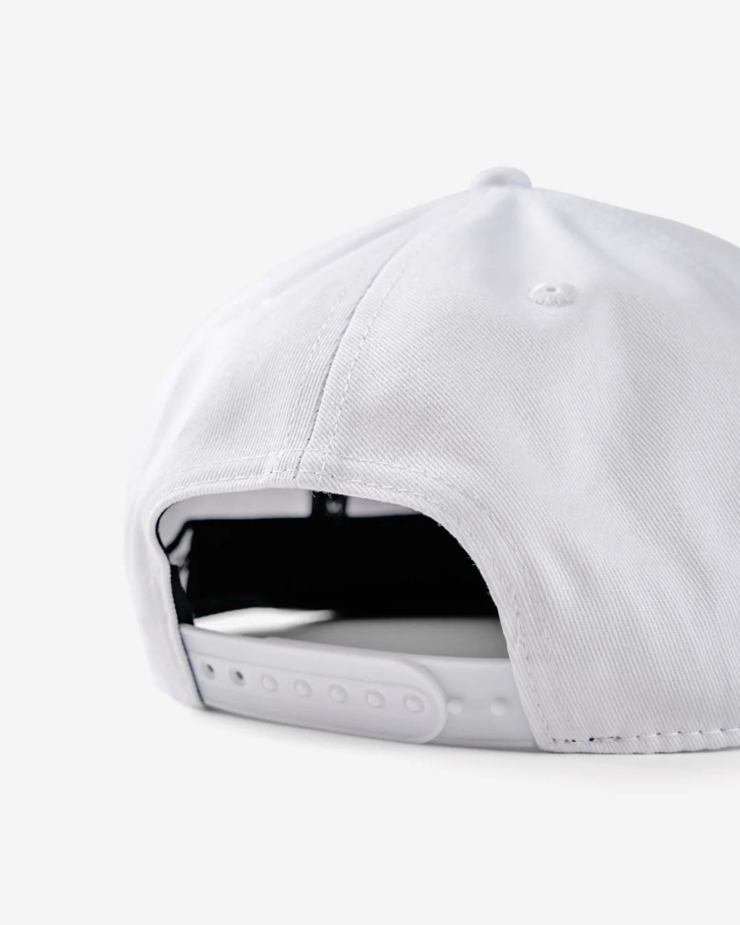 DGC Member Cap 075352810-WHITE