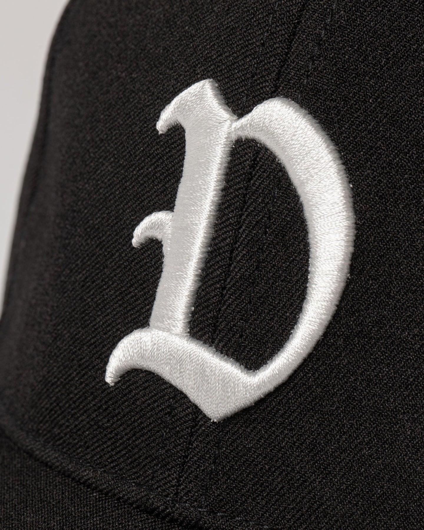 【再入荷】DVRX D Logo Cap 763474813-BLACK