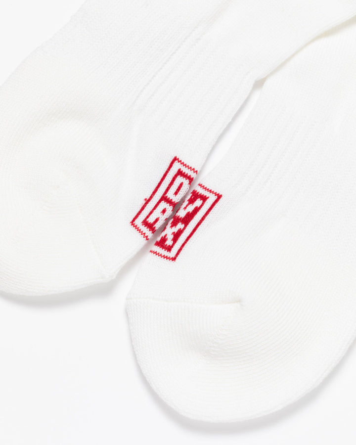 WOMEN Back Logo Regular Socks 763572870-WHITE/BK