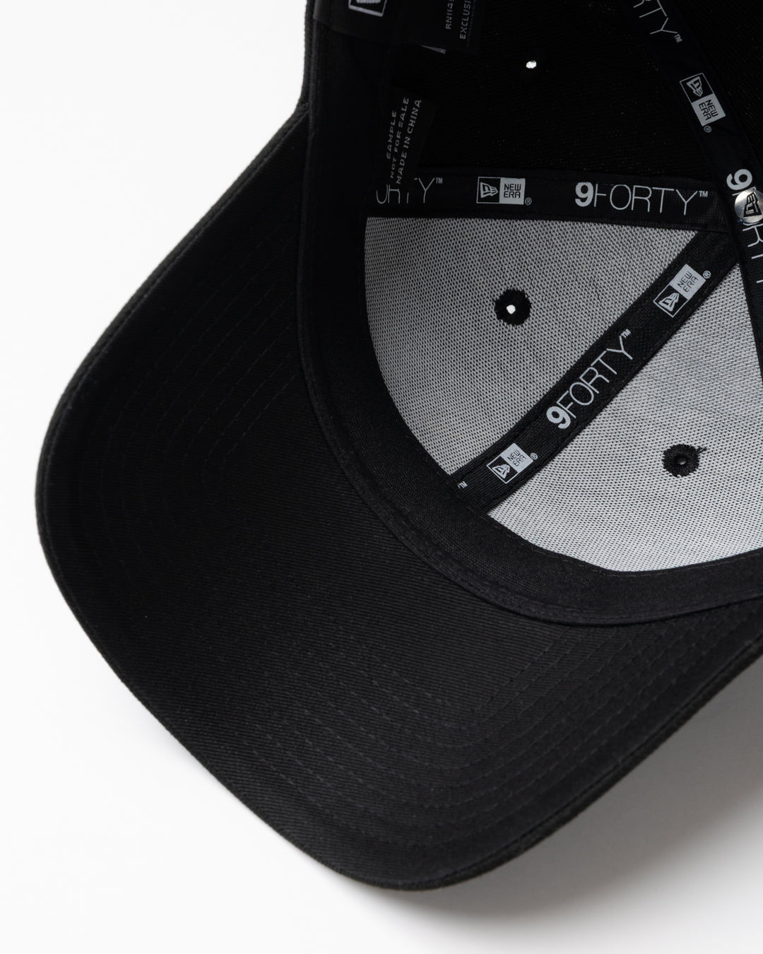 【DVG × NEW ERA®】 SKULL CAP 075762801-BLACK