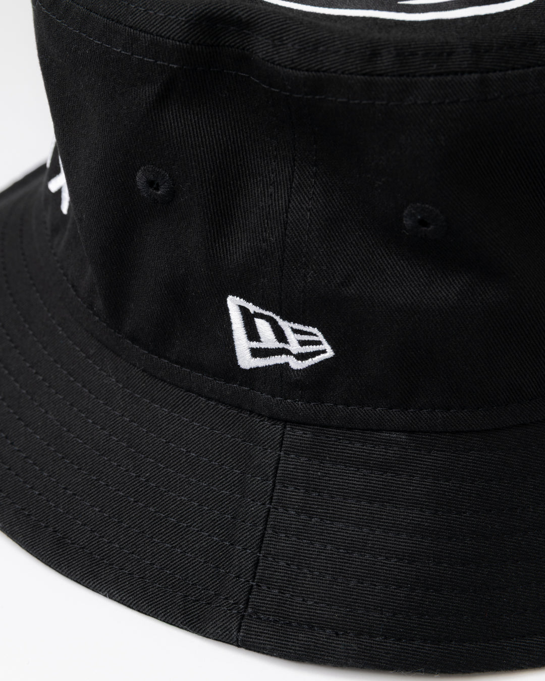 【DVG × NEW ERA®】 BUCKET 075762804-BLACK