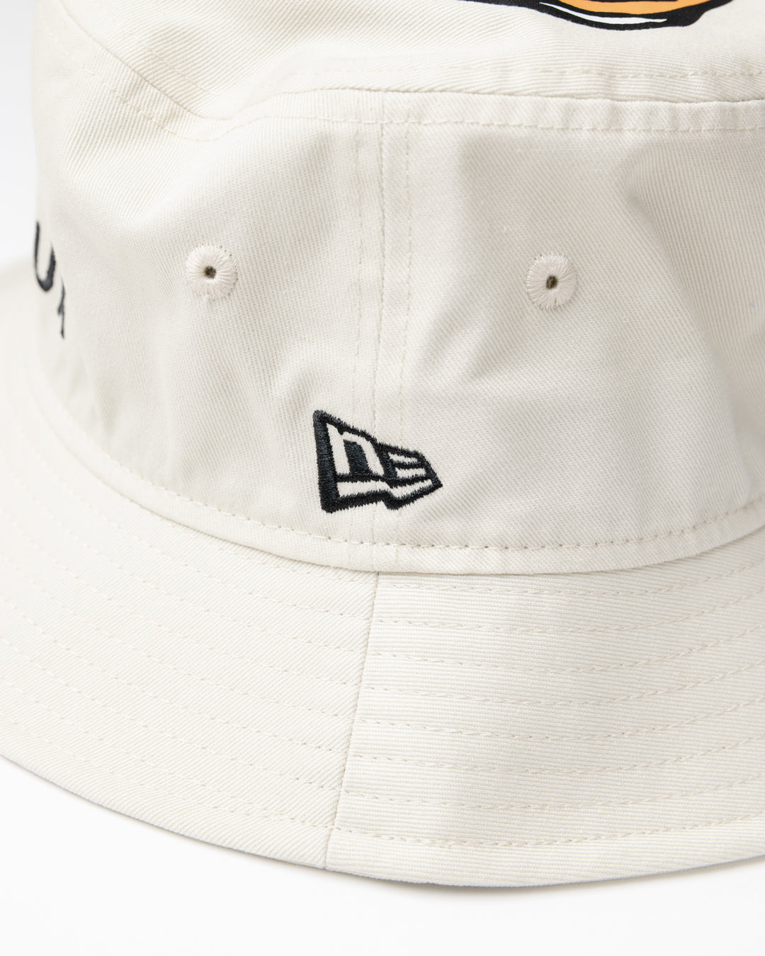【DVG × NEW ERA®】 BUCKET 075762804-ECRU