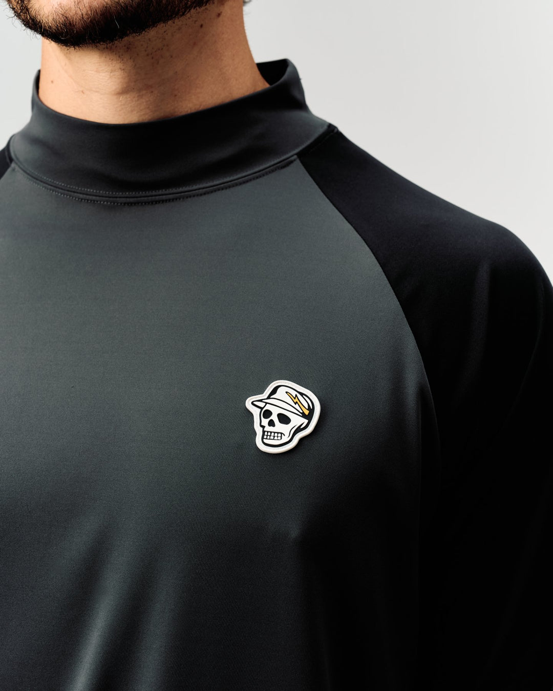DVG STANDARD LS MOCK TEE 075764003-GRAPHITE