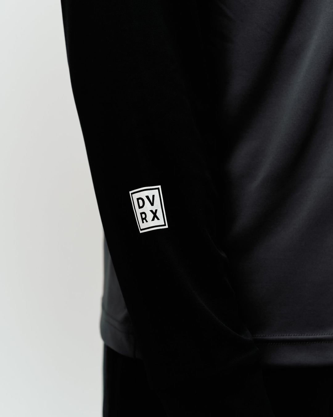 DVG STANDARD LS MOCK TEE 075764003-GRAPHITE