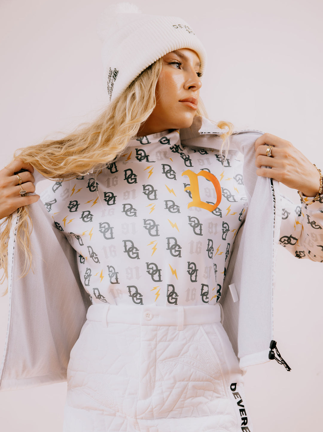 WOMEN Monogram デルタハイネック 763474073-WHITE