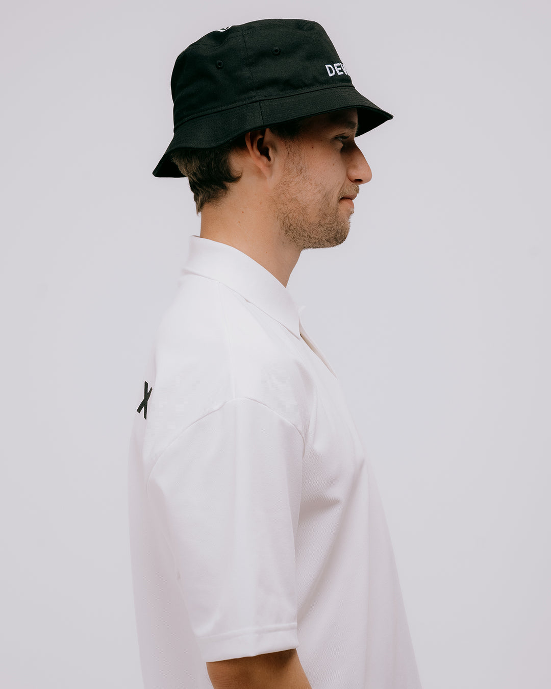 【DVG × NEW ERA®】 BUCKET 075762804-BLACK