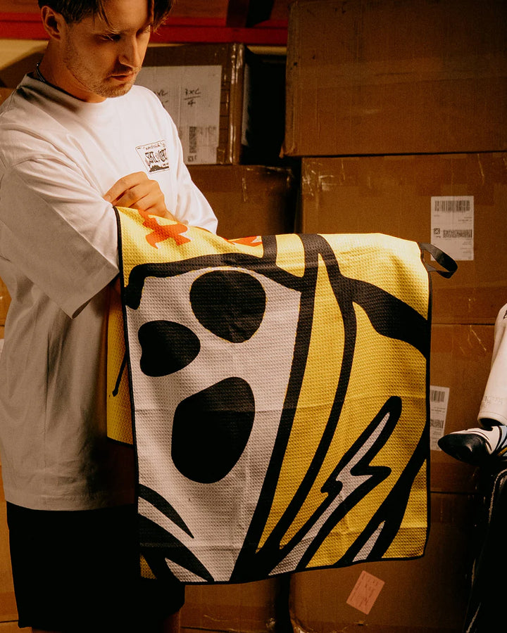 Skull Caddie Tour Truck Golf Towel 075354808-YELLOW
