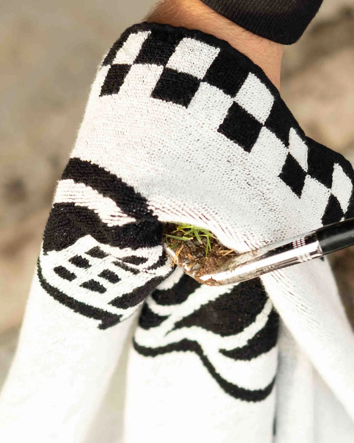 Skull Caddie Towel 075362843-BLACK